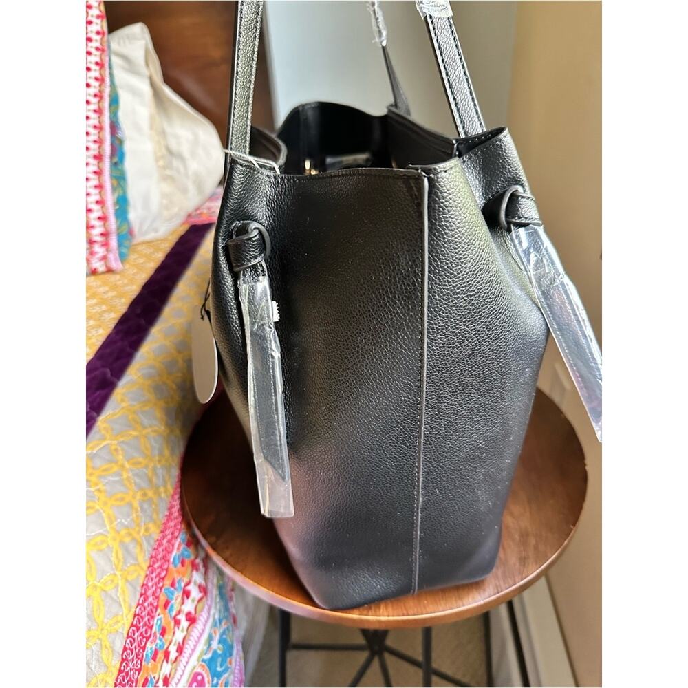 NWT Malibu Skye Mia 2-in-1 Tote Bag Black Vegan Leather - Picture 4 of 12